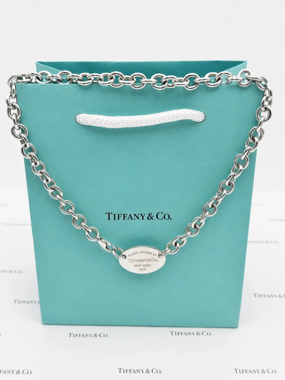 Tiffany & Co Return to Tiffany Oval Tag Choker Necklace Sterling Silver Gift Box